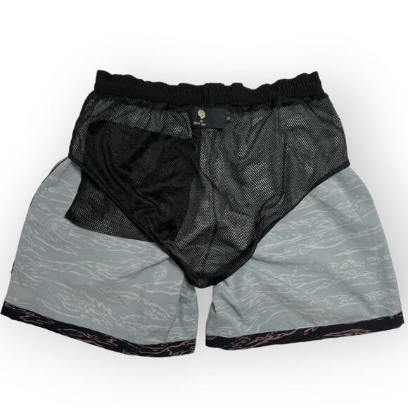 Darc Sport Wolves Wave Camo Cycle Shorts Liner SIZE M Black Mauve Camo Limited - Picture 6 of 9